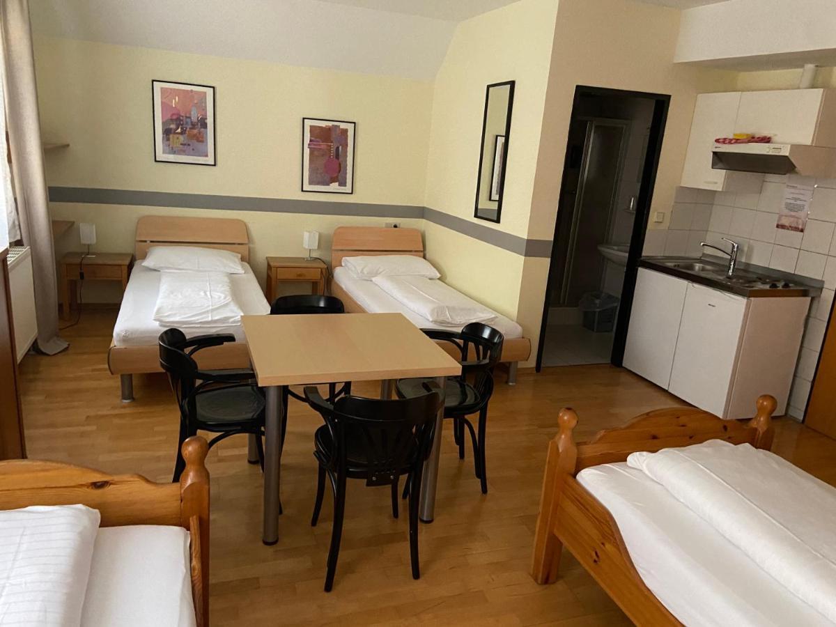 Schlafgut Hotel ซังคท์เพิลเทน ภายนอก รูปภาพ