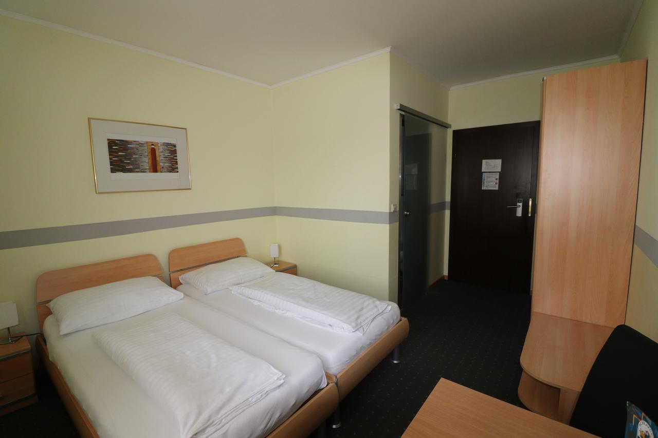 Schlafgut Hotel ซังคท์เพิลเทน ภายนอก รูปภาพ